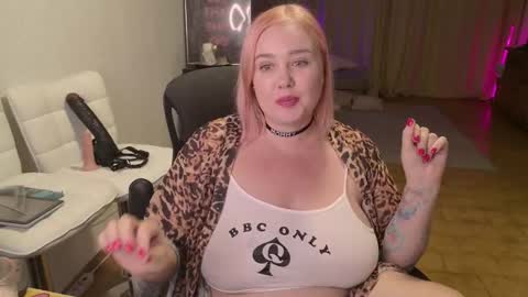 Mimi   online show from November 23, 6:42 pm