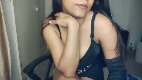 shreya_0 online show from October 5, 2:33 pm