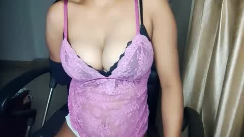 shreya_0 online show from September 11, 7:25 pm