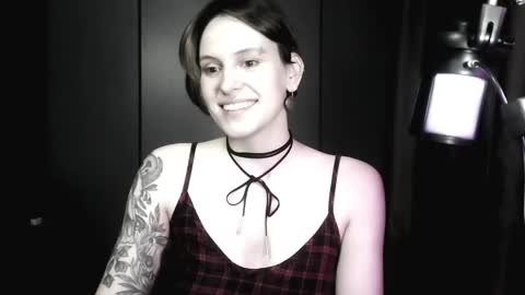 shy_miracle online show from May 5, 2:09 pm
