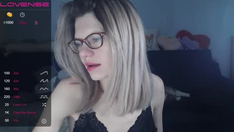 Snapshot of shy_moony chatting on February 15, 11:38 pm just Alex online show from February 15, 11:38 pm