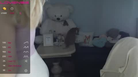 Snapshot of shy_moony chatting on February 9, 11:46 pm just Alex online show from February 9, 11:46 pm