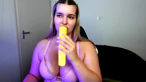 shy_nerd_babyy online show from July 23, 5:54 pm