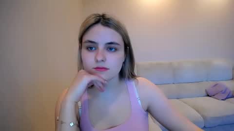 shy_sabrina_ online show from April 26, 3:54 pm