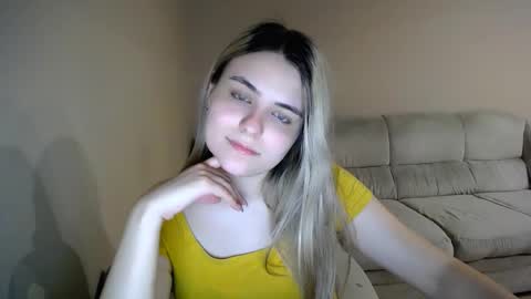 shy_sabrina_ online show from March 9, 9:51 pm