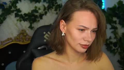 shyysiren online show from November 27, 8:50 am