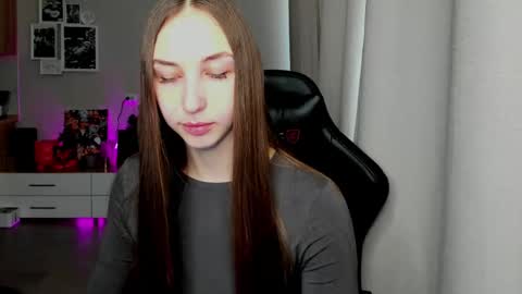 SIA online show from April 28, 2:27 am