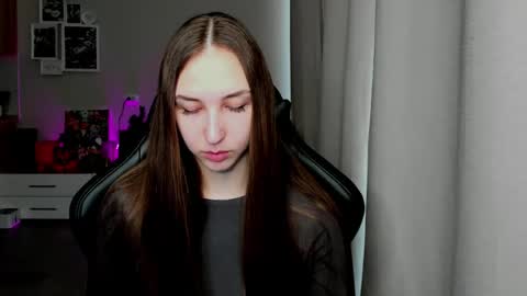 SIA online show from April 28, 2:09 am