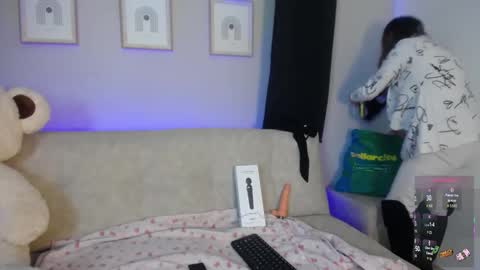 Sia online show from March 12, 10:45 pm