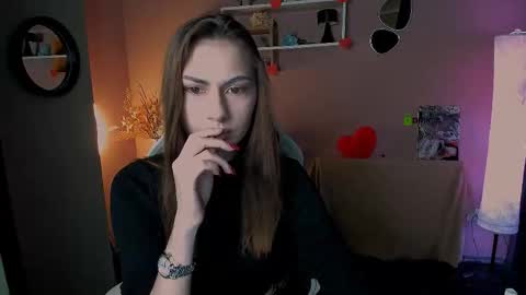 silicia online show from February 18, 1:32 pm