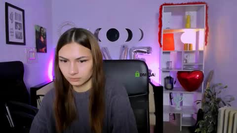 silicia online show from February 6, 7:12 am