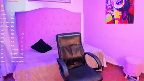 SIENNA  online show from March 7, 4:25 pm