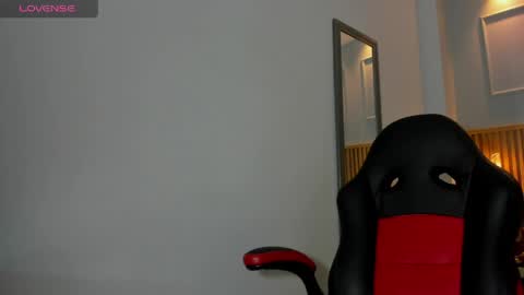 S I E N N A  online show from April 21, 12:34 pm