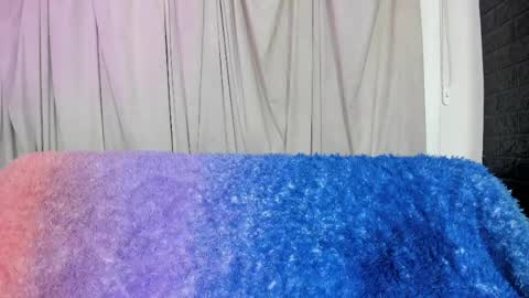 sienna_lux01 online show from April 28, 3:21 am