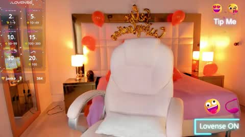 Sienna  online show from November 5, 2:00 pm