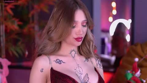 Sienna online show from December 19, 7:06 pm