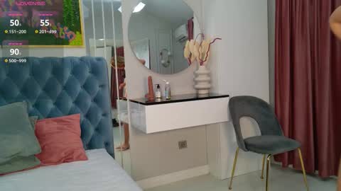 Sienna online show from March 24, 5:35 am