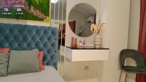 Sienna online show from June 9, 11:31 am