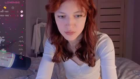 silly___woman online show from April 13, 7:36 pm