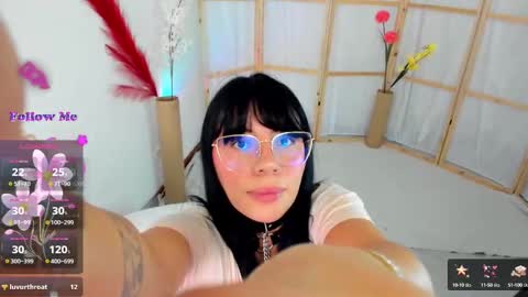 Snapshot of silvanna_moore chatting on September 26, 5:54 pm Silvanna online show from September 26, 5:54 pm