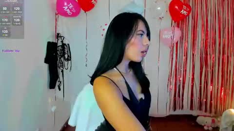 Snapshot of silvanna_moore chatting on February 14, 3:36 pm Silvanna online show from February 14, 3:36 pm