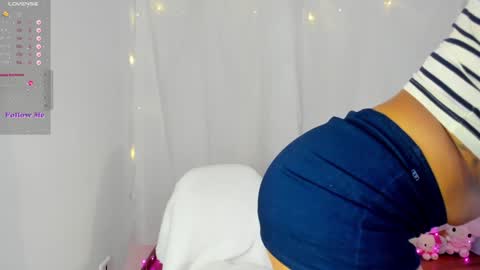 Snapshot of silvanna_moore chatting on December 27, 6:10 pm Silvanna online show from December 27, 6:10 pm