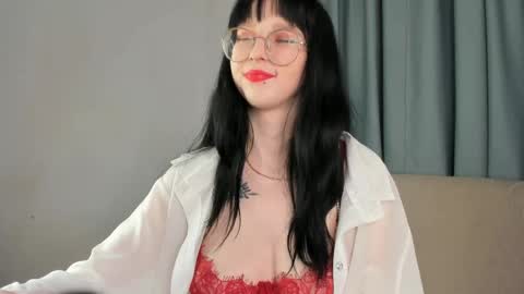 Alice online show from April 24, 9:39 pm