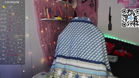Snapshot of silvia_santorskii chatting on January 9, 9:59 am silvia_santorskii online show from January 9, 9:59 am