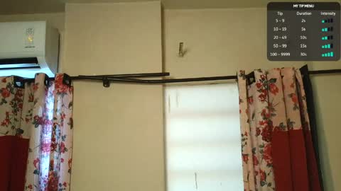 Simin Fox online show from April 24, 2:09 pm