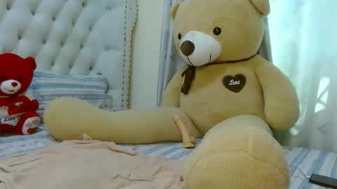 simply_eve1 online show from April 24, 7:33 am