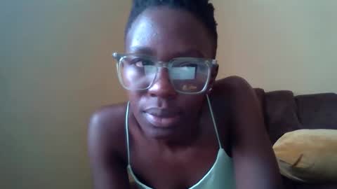 simplyloy33 online show from November 8, 8:19 am