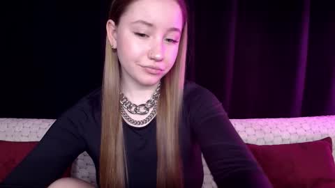 Snapshot of sindiwatsoon chatting on January 22, 1:11 pm Sindi online show from January 22, 1:11 pm