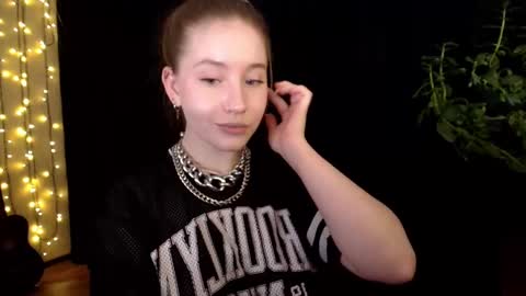 Snapshot of sindiwatsoon chatting on September 12, 1:51 pm Sindi online show from September 12, 1:51 pm