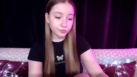 Snapshot of sindiwatsoon chatting on December 17, 2:44 pm Sindi online show from December 17, 2:44 pm
