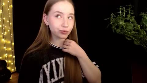 Snapshot of sindiwatsoon chatting on September 23, 8:12 am Sindi online show from September 23, 8:12 am