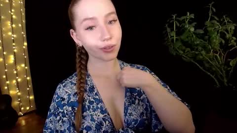 Snapshot of sindiwatsoon chatting on October 17, 1:47 pm Sindi online show from October 17, 1:47 pm