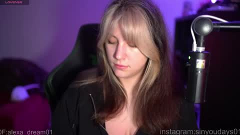 wwoooooooooooof online show from April 1, 1:06 am