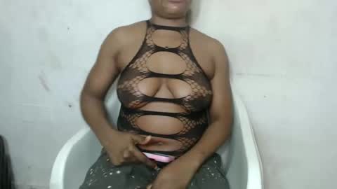 Snapshot of sinfulbicth chatting on September 14, 1:03 am sinfulbicth online show from September 14, 1:03 am