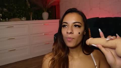 Dee online show from November 28, 10:02 pm