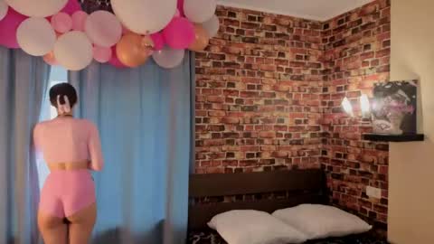 Lilly online show from April 24, 12:08 pm