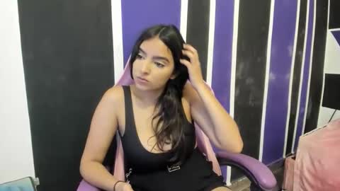 Skarleth online show from March 10, 2:21 pm