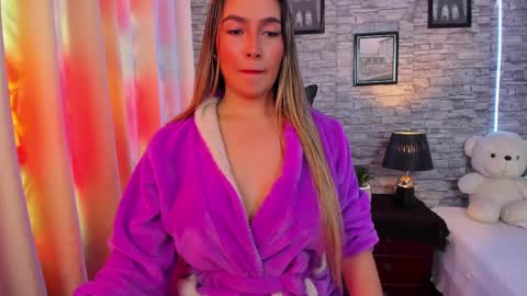 Skarleth online show from April 2, 8:17 pm