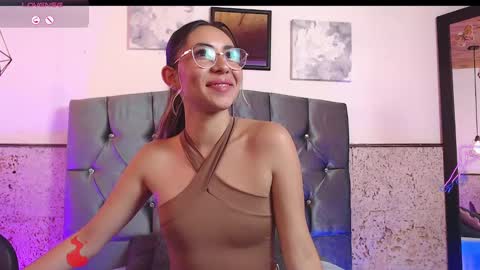 Snapshot of skarleth_xxxx chatting on December 11, 3:24 am Elizabeth online show from December 11, 3:24 am