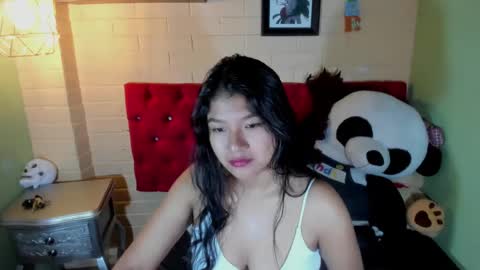 Snapshot of skarlettkray chatting on December 10, 2:38 am Skarlet online show from December 10, 2:38 am