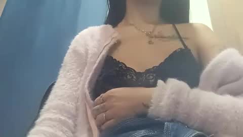 Laura Sofia online show from December 13, 5:49 am