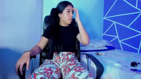 Snapshot of skinnyanai chatting on October 4, 5:06 pm anai online show from October 4, 5:06 pm