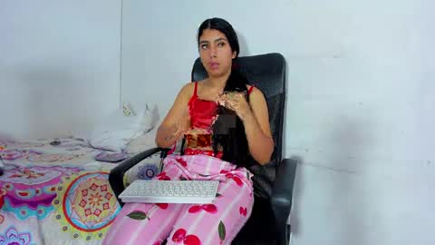 Snapshot of skinnyanai chatting on September 8, 2:49 pm anai online show from September 8, 2:49 pm