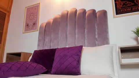 Snapshot of sky_caroline chatting on October 15, 10:23 pm Sky Caroline online show from October 15, 10:23 pm
