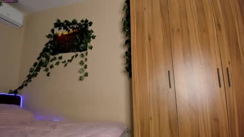 skyedavis online show from April 10, 2:23 pm