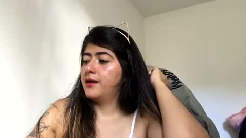 Skyler online show from April 23, 8:33 pm